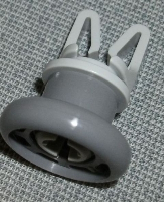 Колесико для движения корзины посудомоечной машины Beko 1885800600